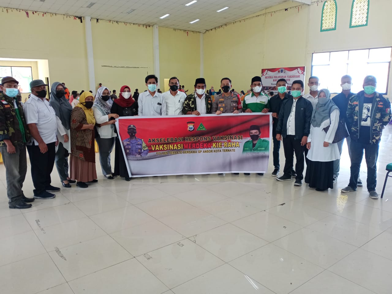 DUKUNG PERCEPATAN PROGRAM VAKSINASI PEMERINTAH SERTA UNTUK MEMENUHI PERSYARATAN PTM MADRASAH, PTK MAN 1 TERNATE LAKUKAN VAKSINASI