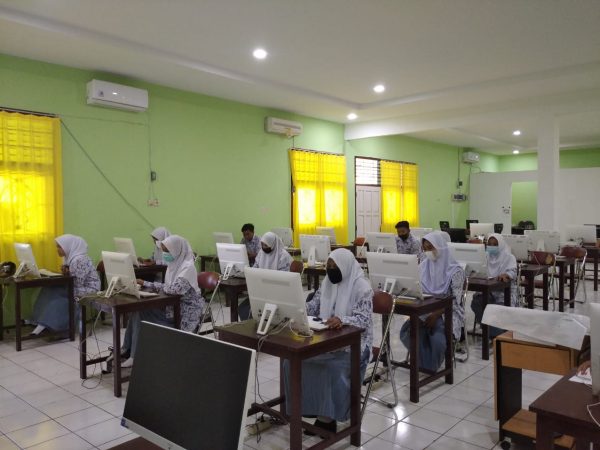 PERSIAPAN PELAKSANAAN ASESMEN NASIONAL, MAN 1 TERNATE LAKUKAN SIMULASI