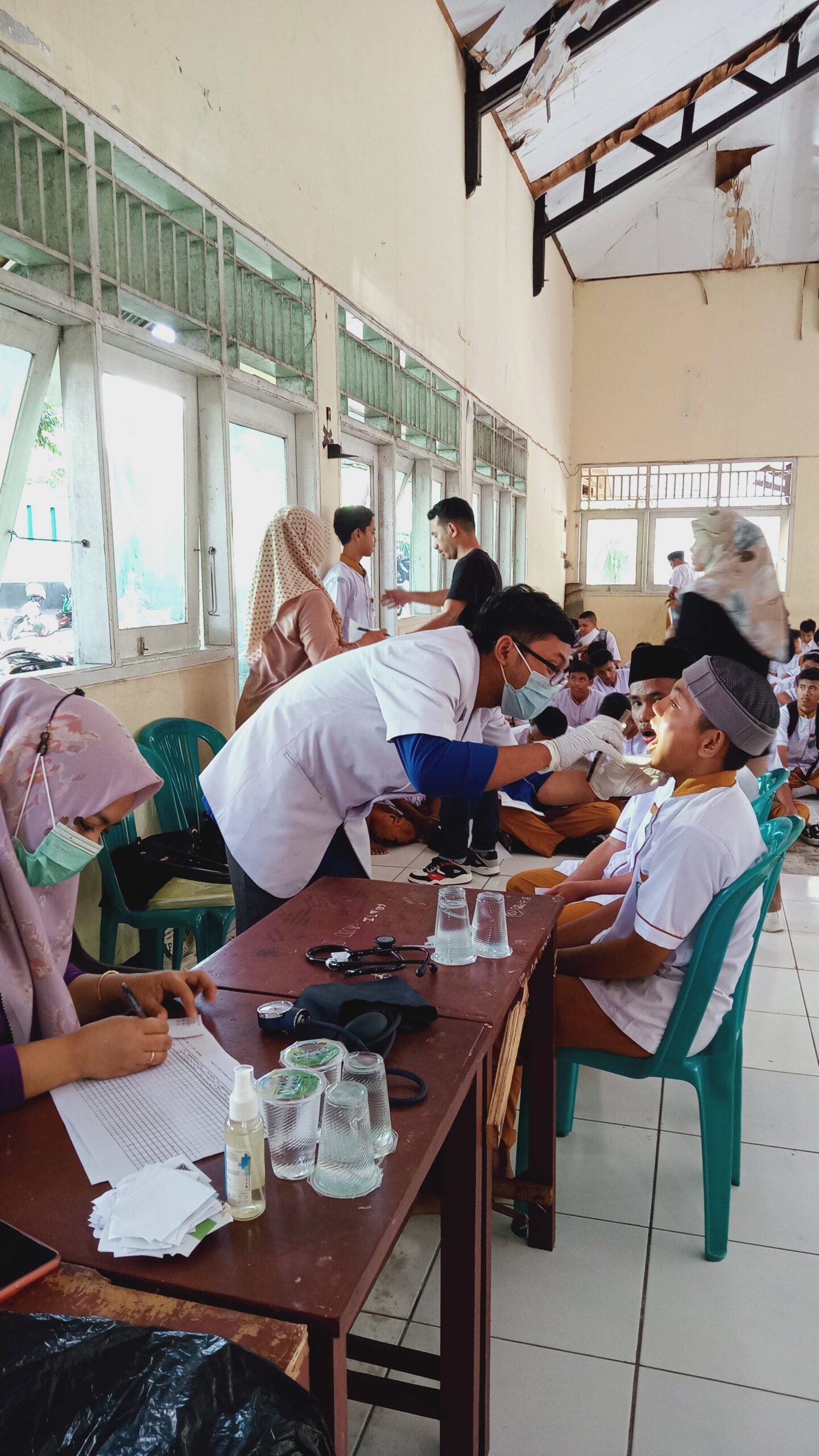 Laksanakan Program, Puskesmas Siko Periksa Kesehatan Siswa Kelas 10 MAN 1 Ternate