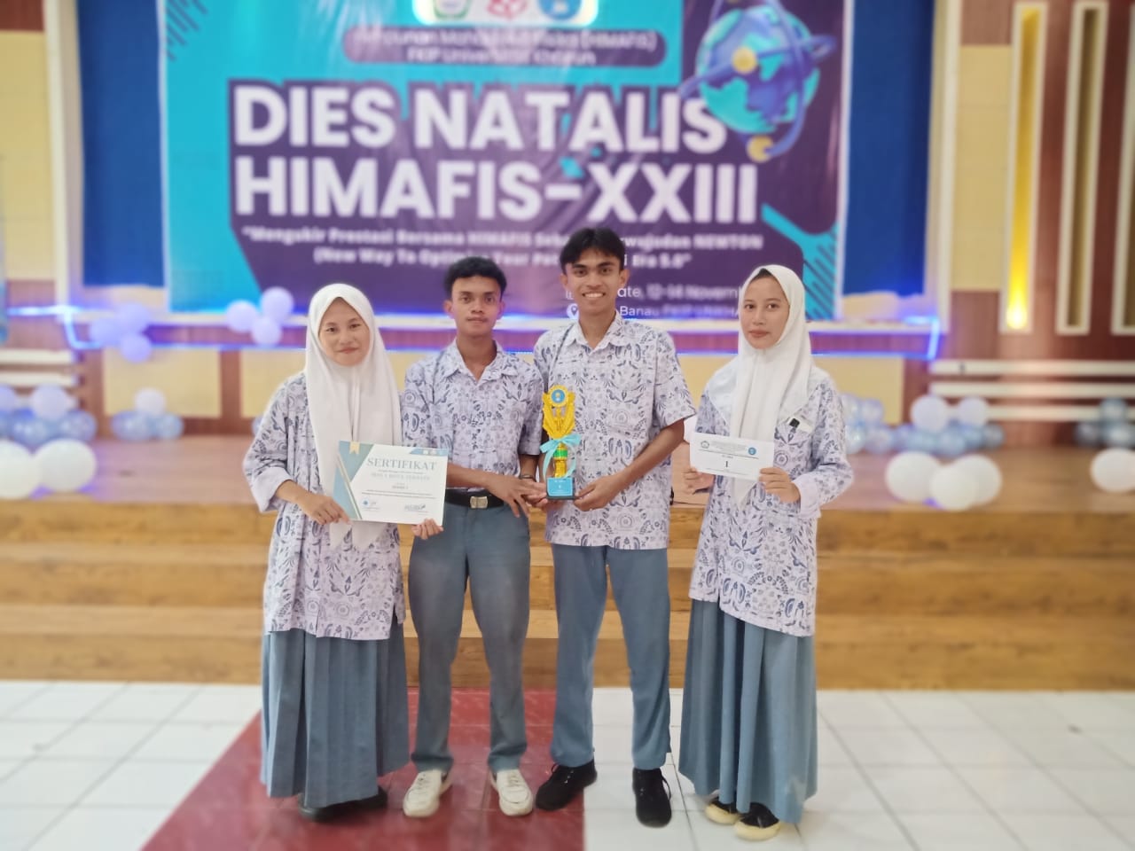 MAN 1 Ternate Menjuarai Lomba Perakitan Alat Fisika Daur Ulang Sampah Himafis Unkhair Ternate