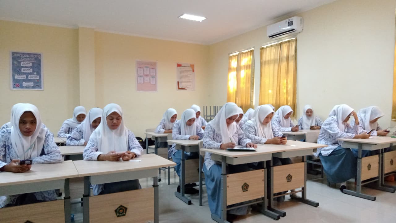 MAN 1 TERNATE GELAR ASESMEN SUMATIF AKHIR SEMESTER GANJIL BERBASIS ANDROID MAN 1 TERNATE GELAR ASESMEN SUMATIF AKHIR SEMESTER GANJIL BERBASIS ANDROID
