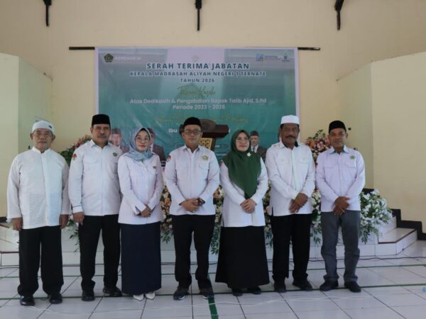 SERAH TERIMA JABATAN KEPALA MAN 1 TERNATE BERLANGSUNG KHIDMAT