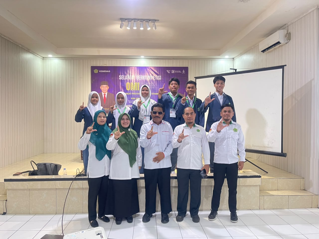 Lolos Tingkat Kota, 6 Siswa MAN 1 Ternate Ikuti Seleksi OMI Sains Tingkat Provinsi 2026 Lolos Tingkat Kota, 6 Siswa MAN 1 Ternate Ikuti Seleksi OMI Sains Tingkat Provinsi 2026